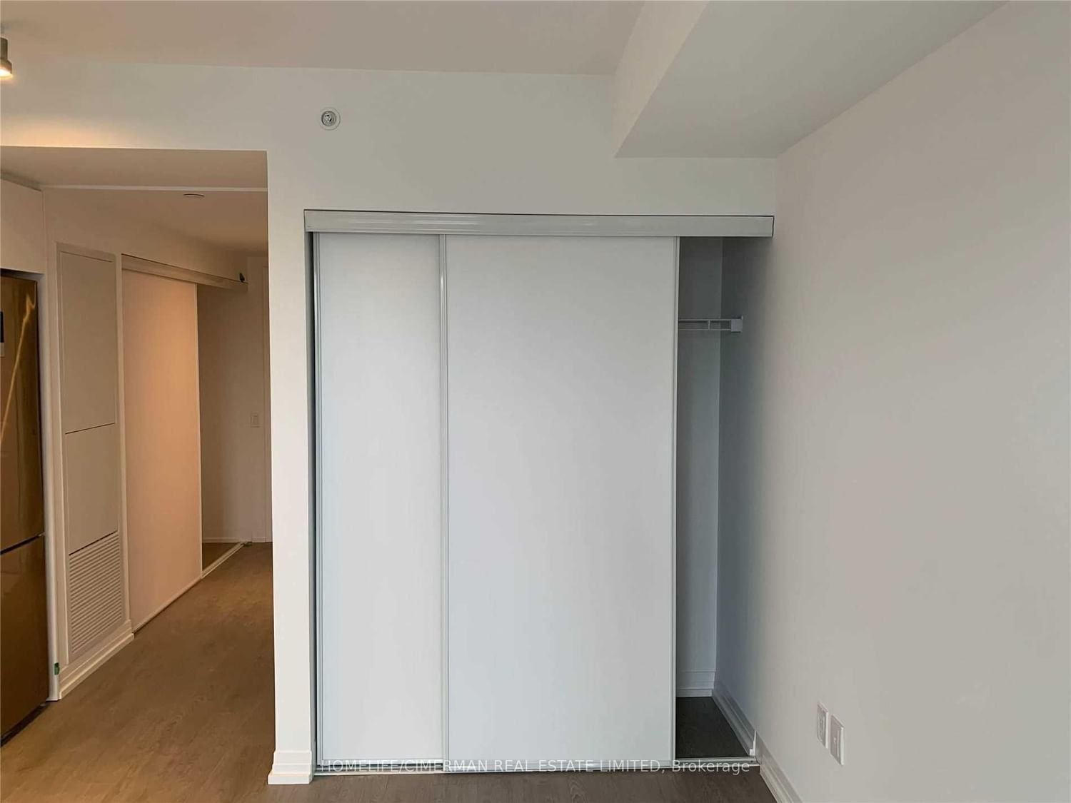251 Jarvis St, unit 811 for rent - image #11
