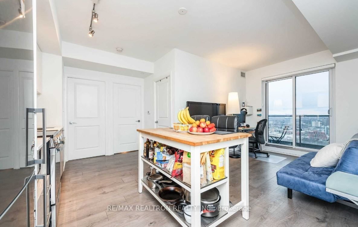 251 Jarvis St, unit 3313 for rent - image #5
