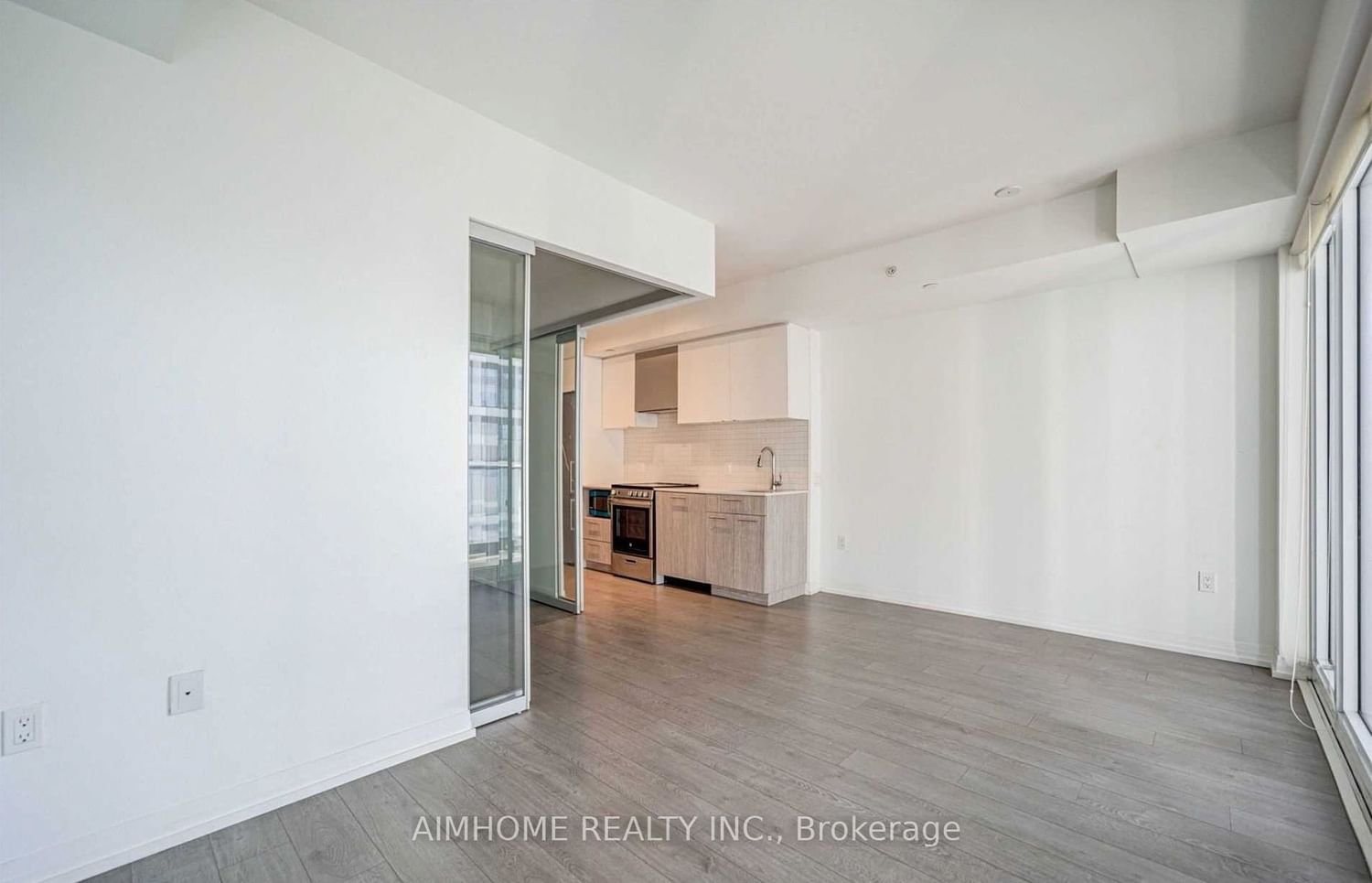 251 Jarvis St, unit 823 for rent - image #18