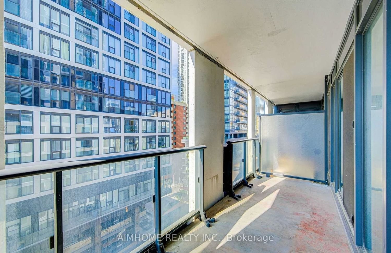 251 Jarvis St, unit 823 for rent - image #21