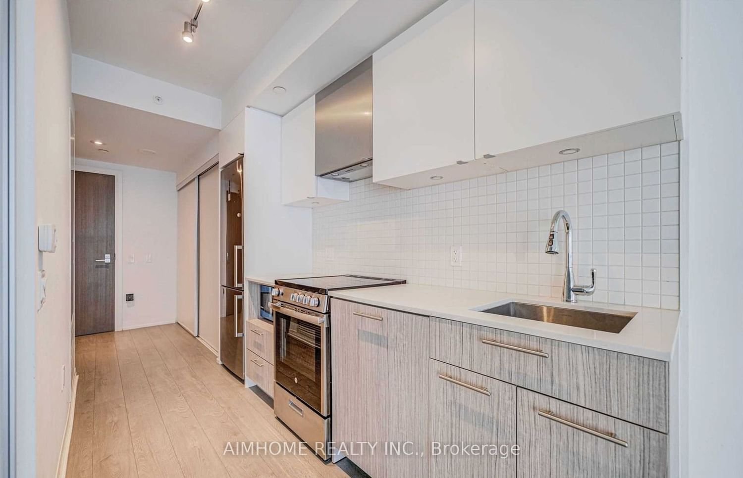 251 Jarvis St, unit 823 for rent - image #9