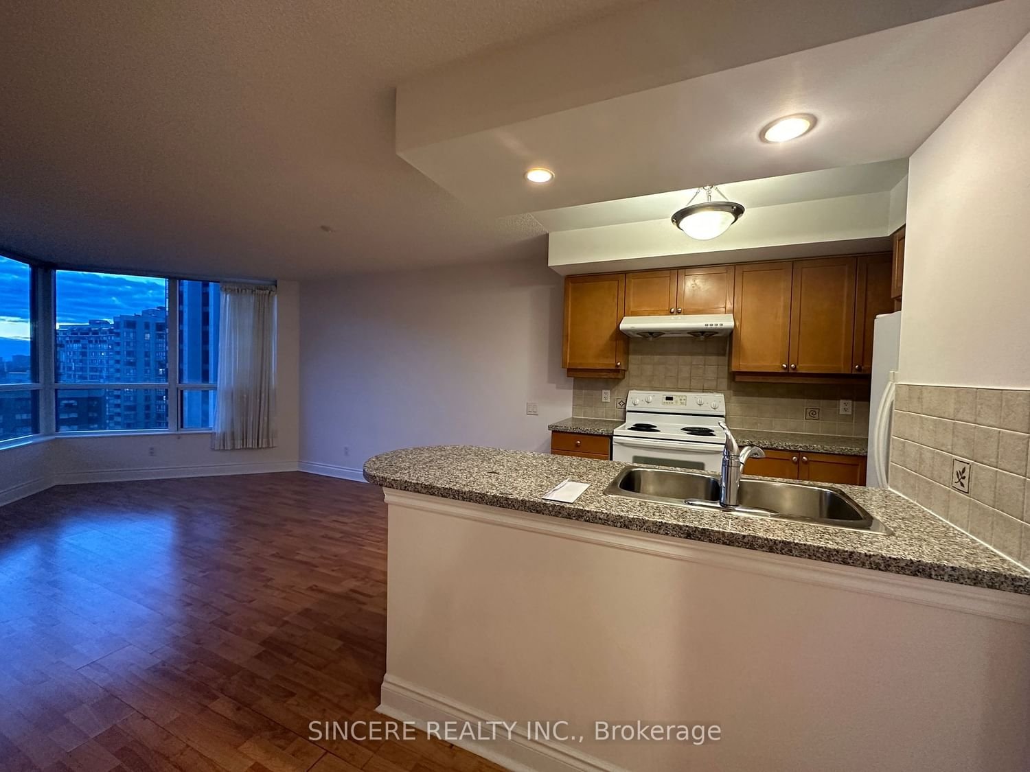 10 Northtown Way, unit 1610 for rent - image #4