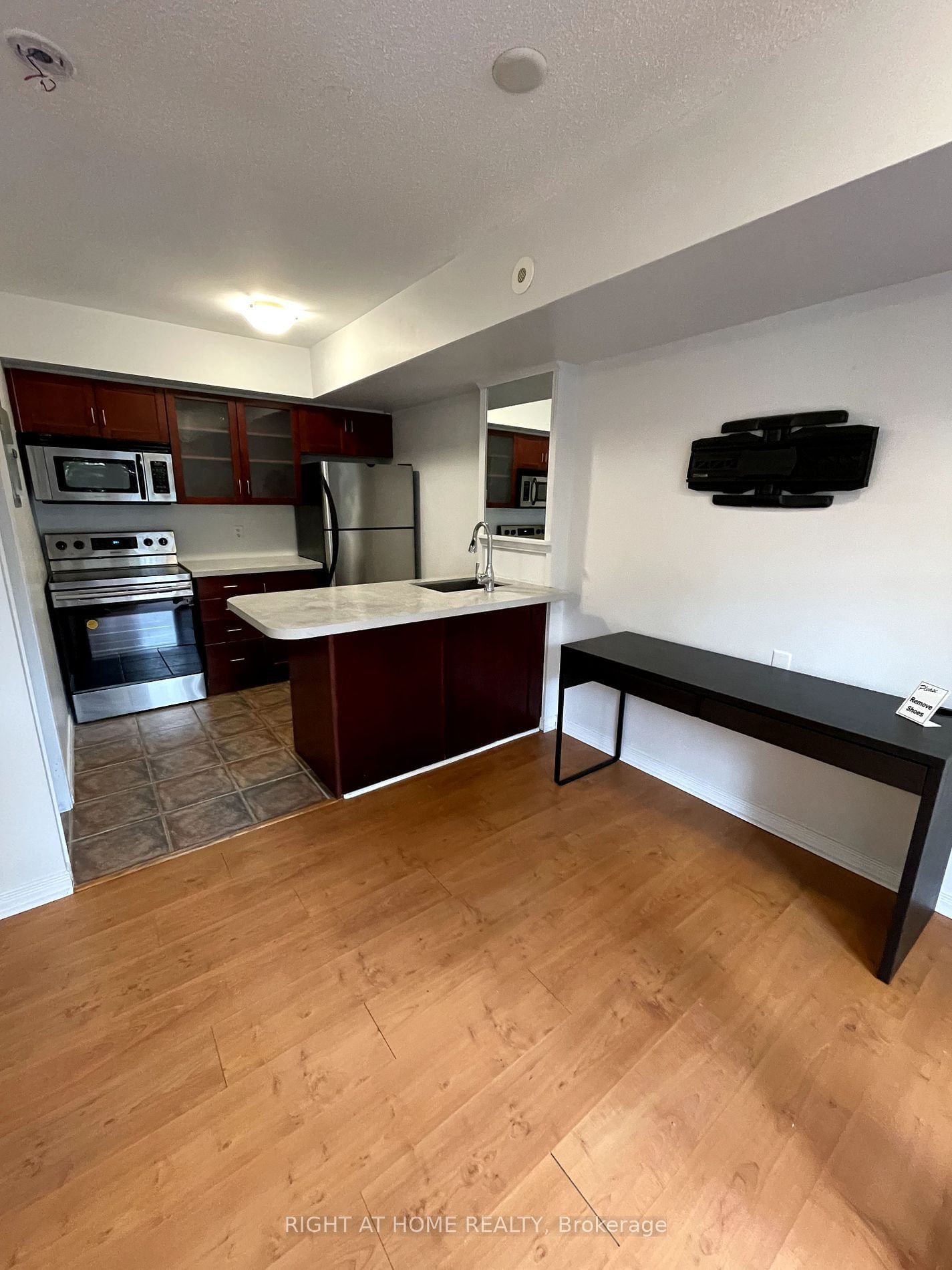 46 East Liberty St, unit 522 for rent - image #4