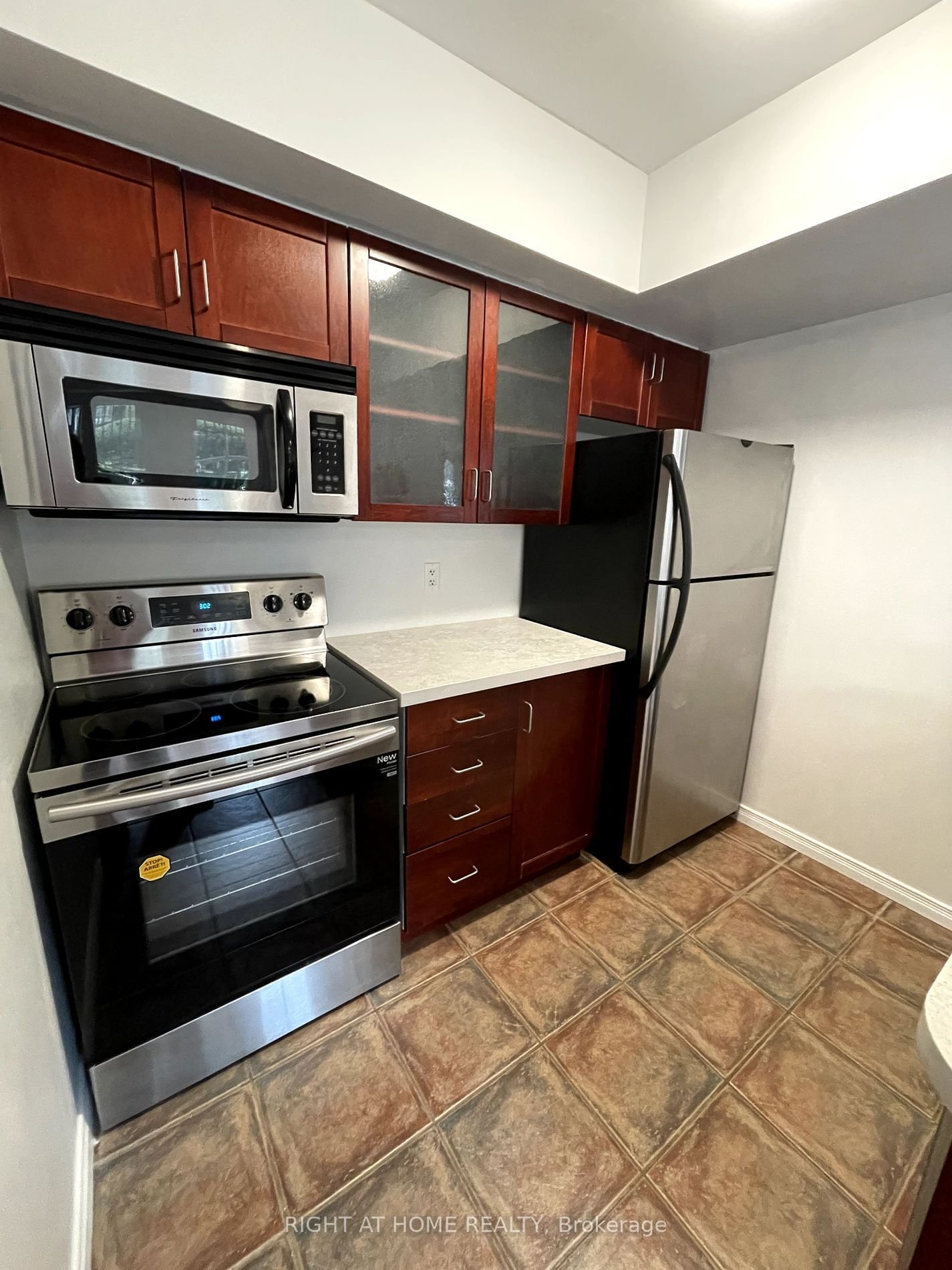 46 East Liberty St, unit 522 for rent - image #7