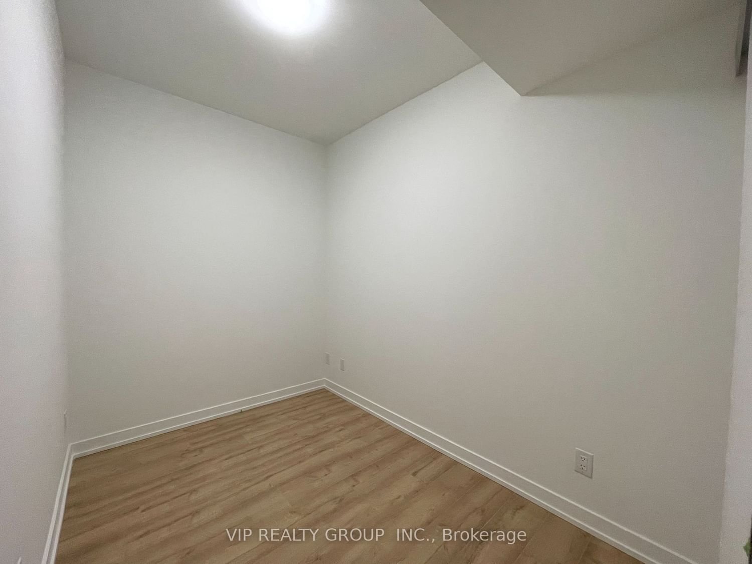 135 East Liberty St, unit 2207 for rent - image #13