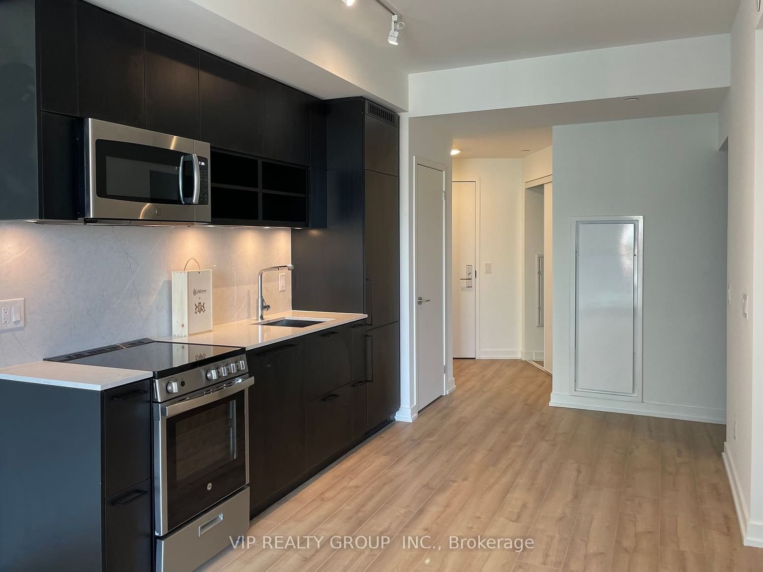 135 East Liberty St, unit 2207 for rent - image #8
