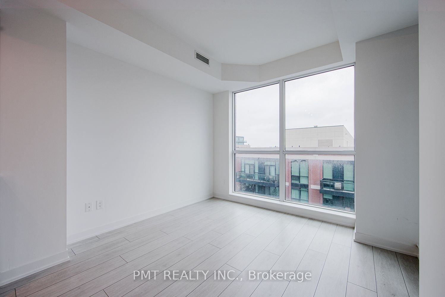31 Tippett Rd, unit 902 for rent - image #10