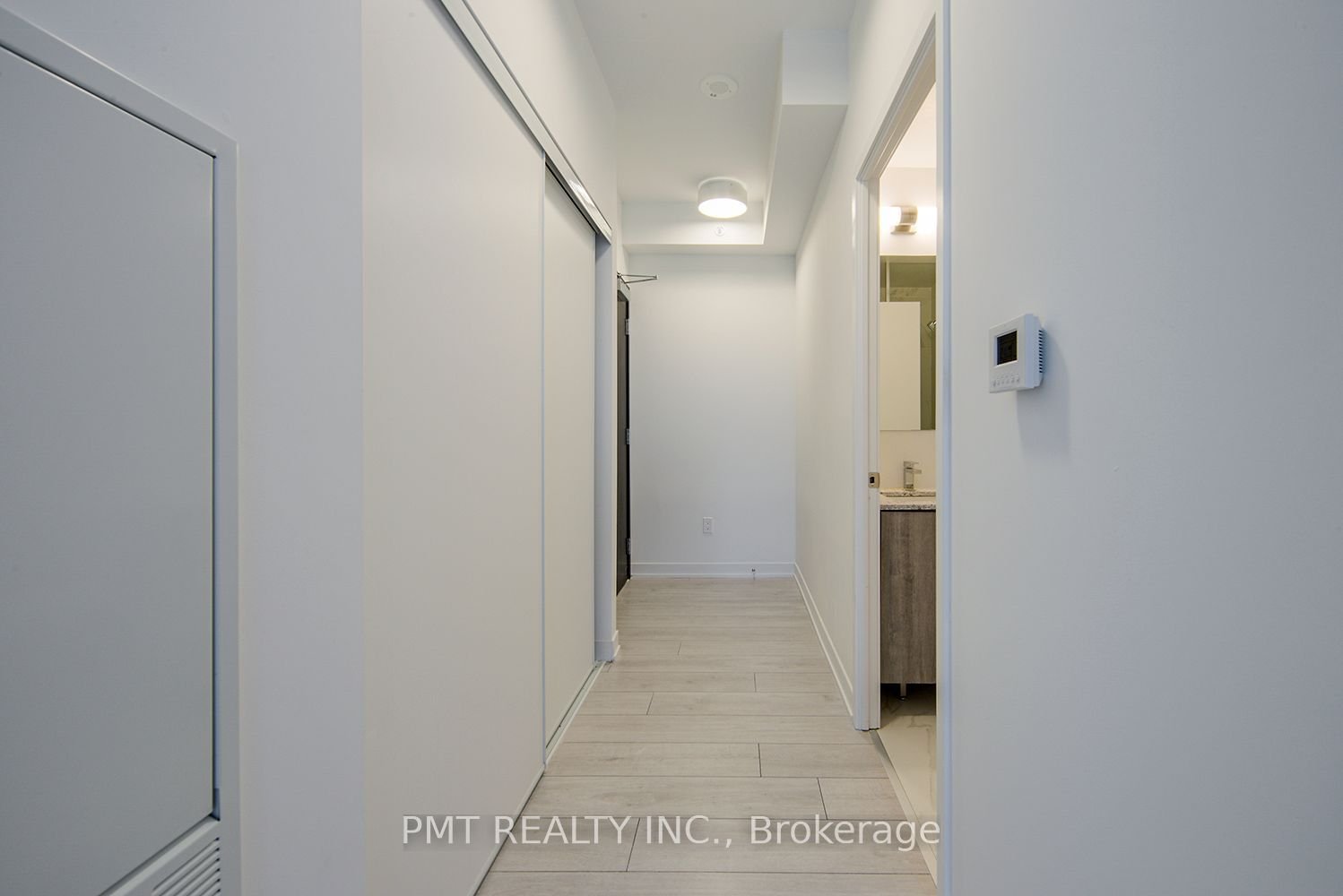31 Tippett Rd, unit 902 for rent - image #15