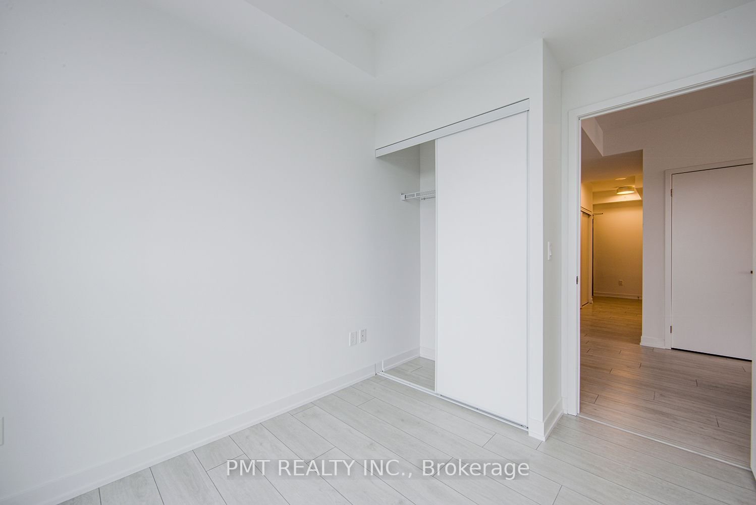 31 Tippett Rd, unit 902 for rent - image #16