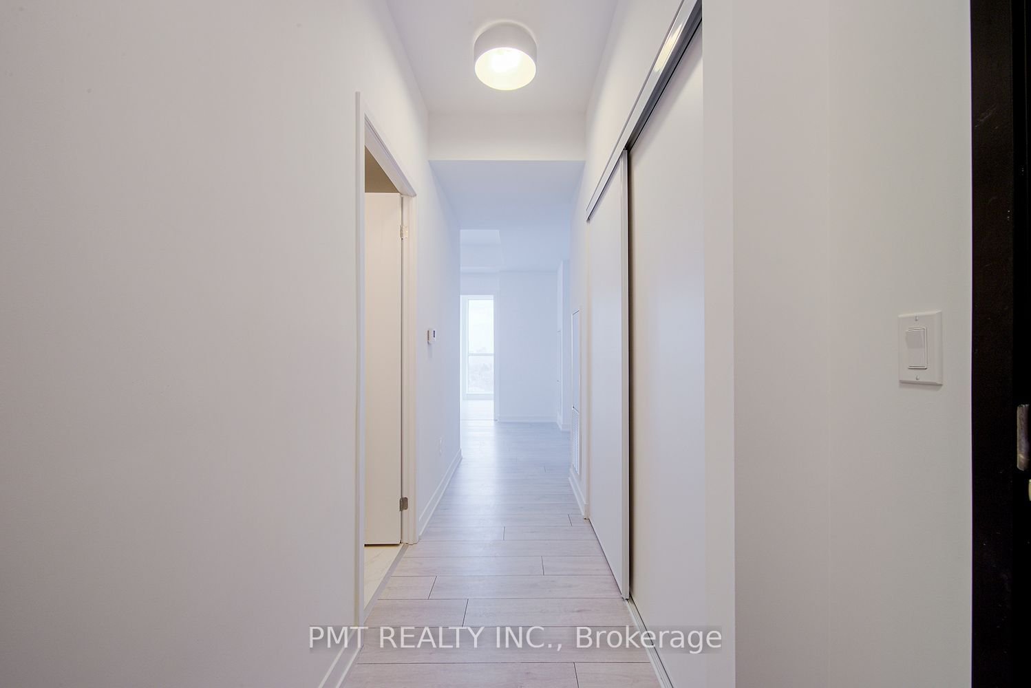 31 Tippett Rd, unit 902 for rent - image #19