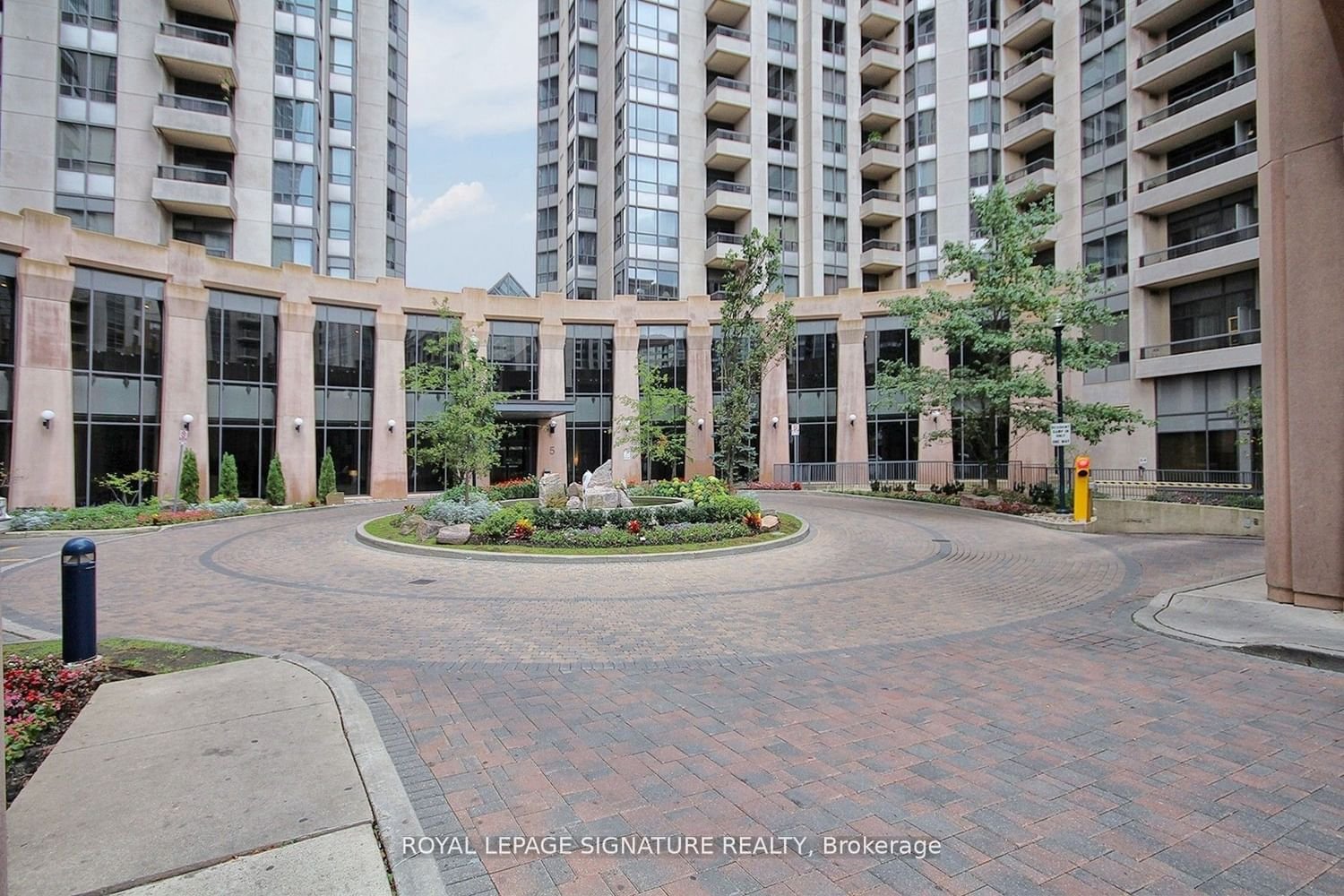 15 Northtown Way, unit 2129 for rent - image #2
