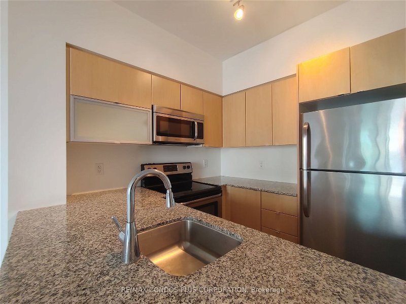 150 East Liberty St, unit 616 for rent - image #1