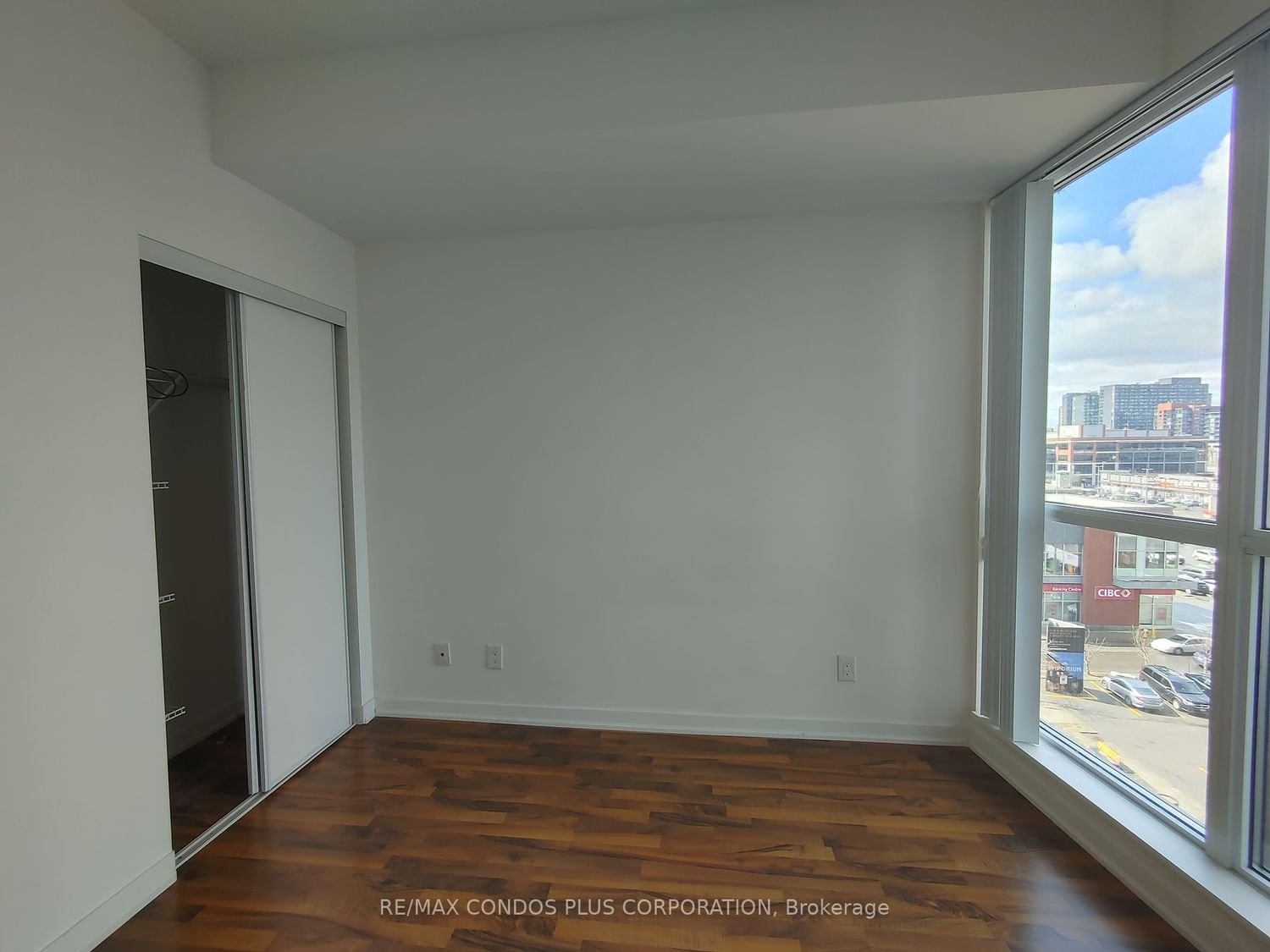 150 East Liberty St, unit 616 for rent - image #11