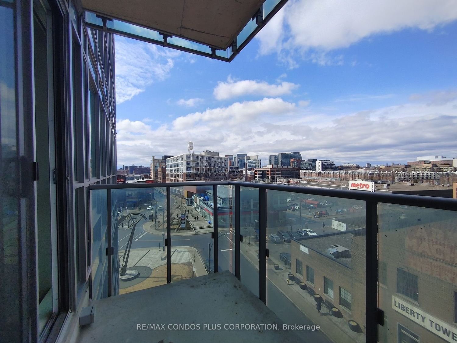 150 East Liberty St, unit 616 for rent - image #12