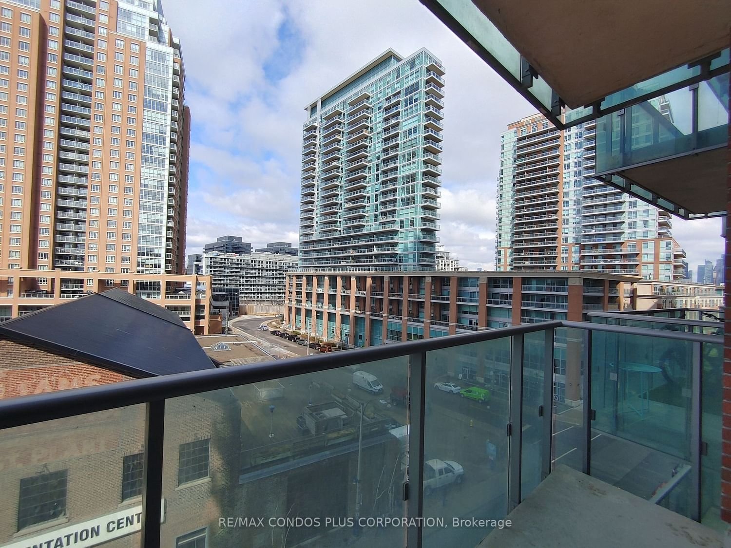 150 East Liberty St, unit 616 for rent - image #14