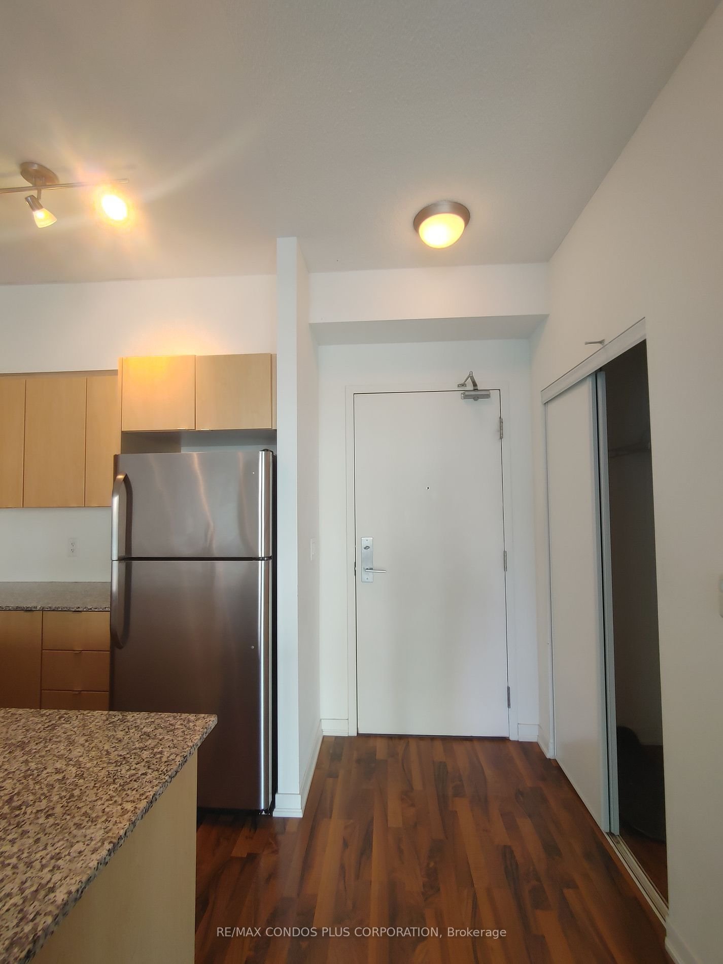 150 East Liberty St, unit 616 for rent - image #15