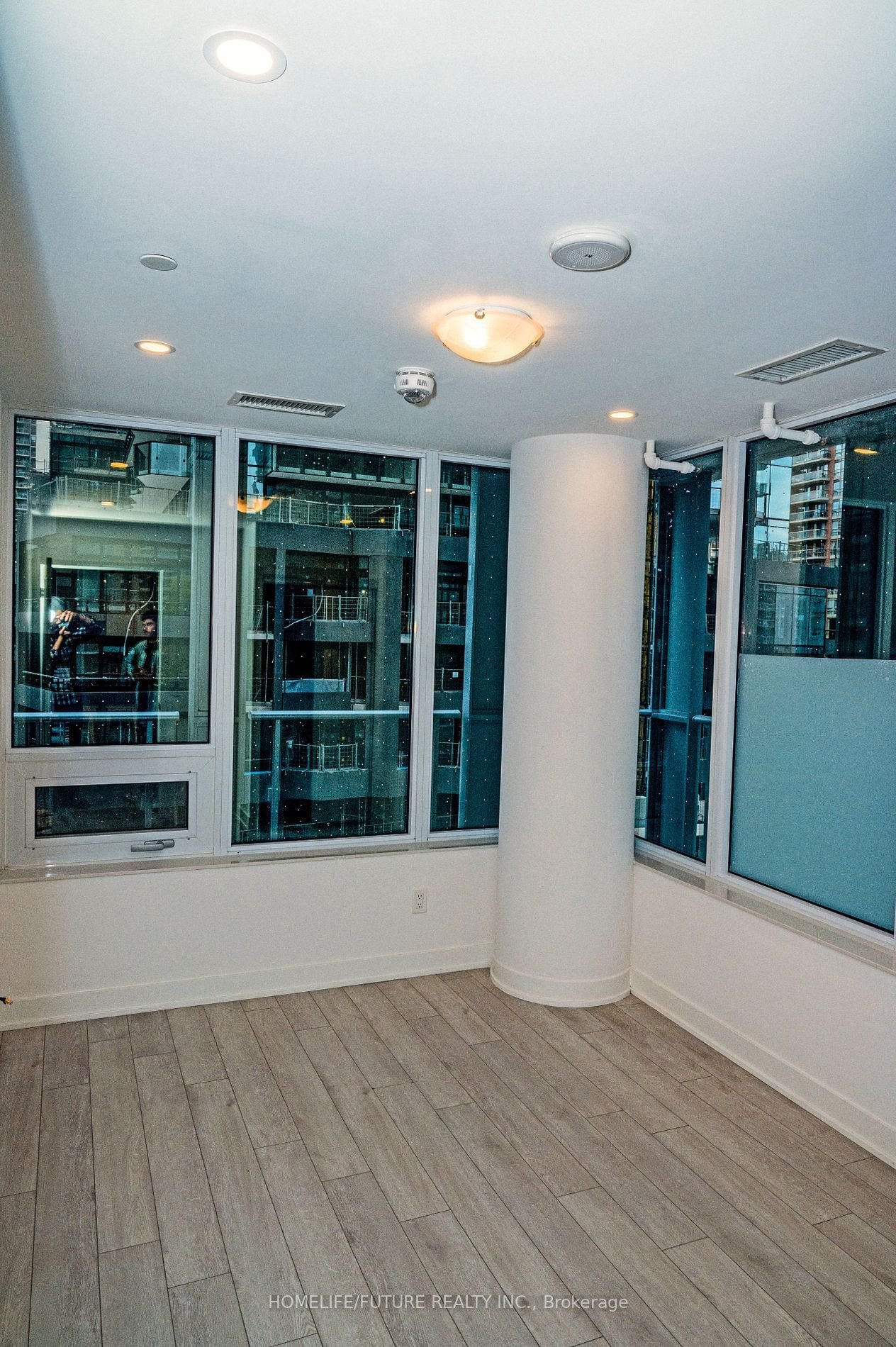 99 Broadway Ave, unit 402 for sale - image #13