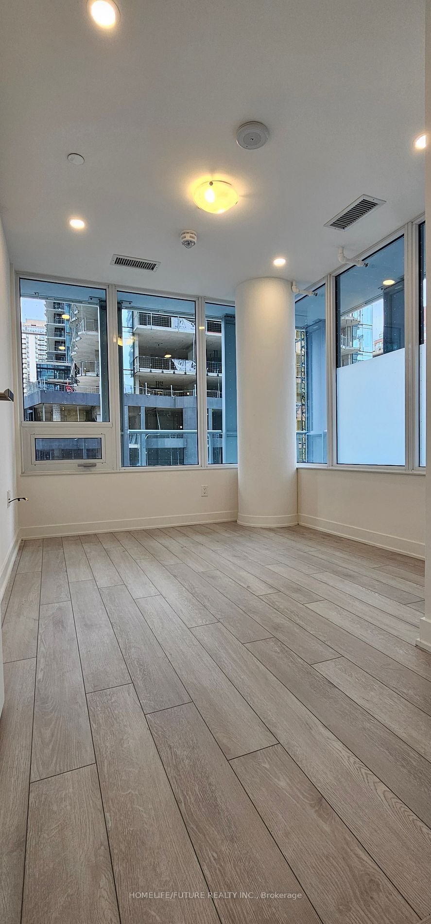 99 Broadway Ave, unit 402 for sale - image #14