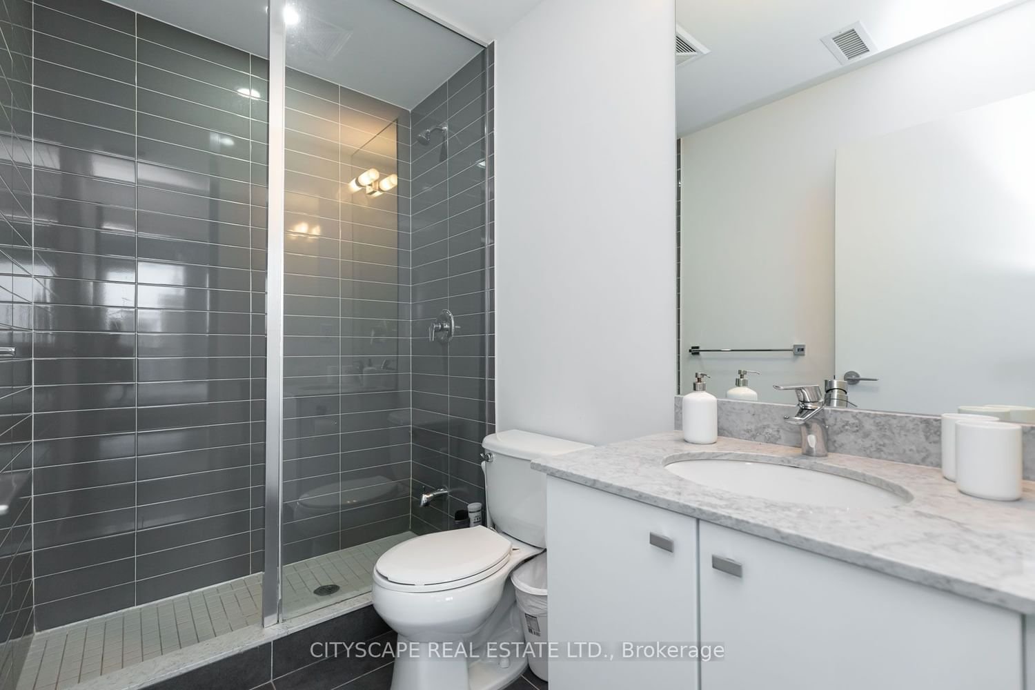 150 East Liberty St, unit 2303 for rent - image #7