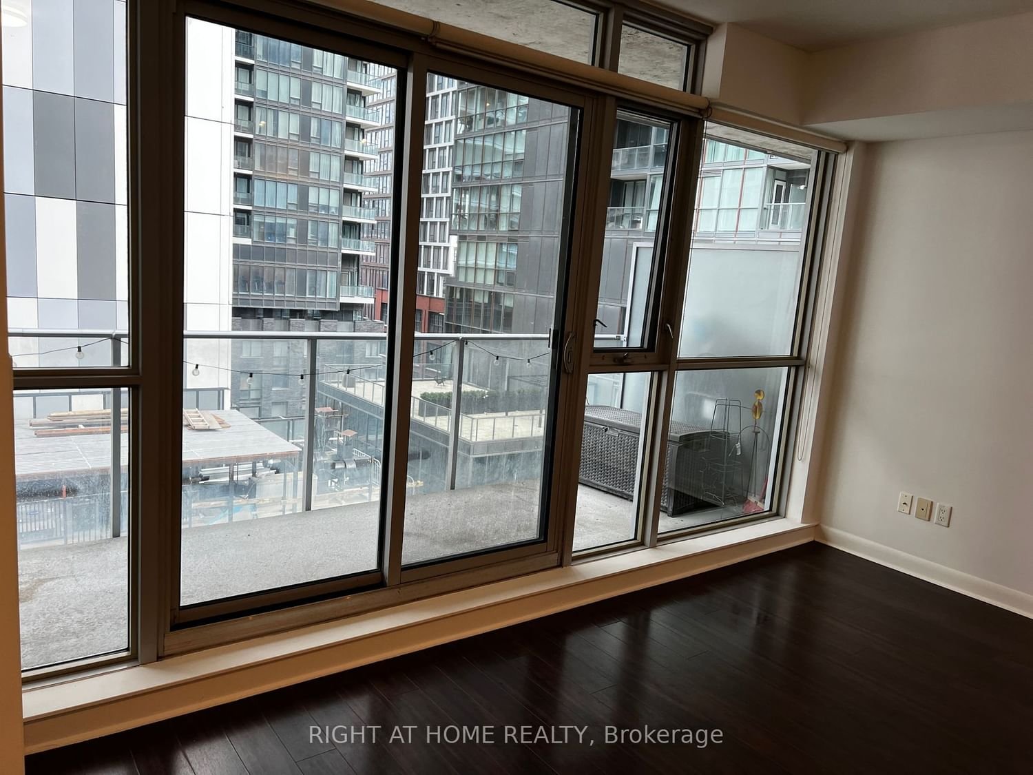 375 King St W, unit 905 for rent - image #10