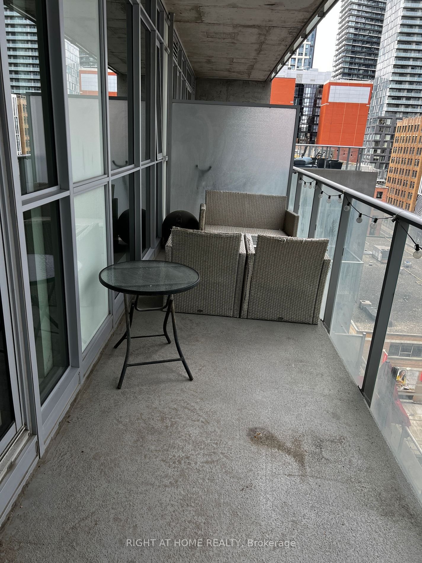 375 King St W, unit 905 for rent - image #16