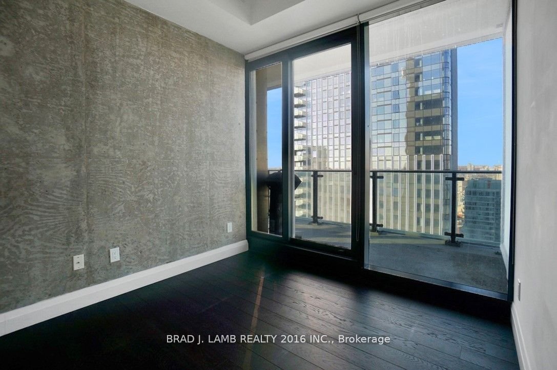 224 King St W, unit 3701 for rent - image #11