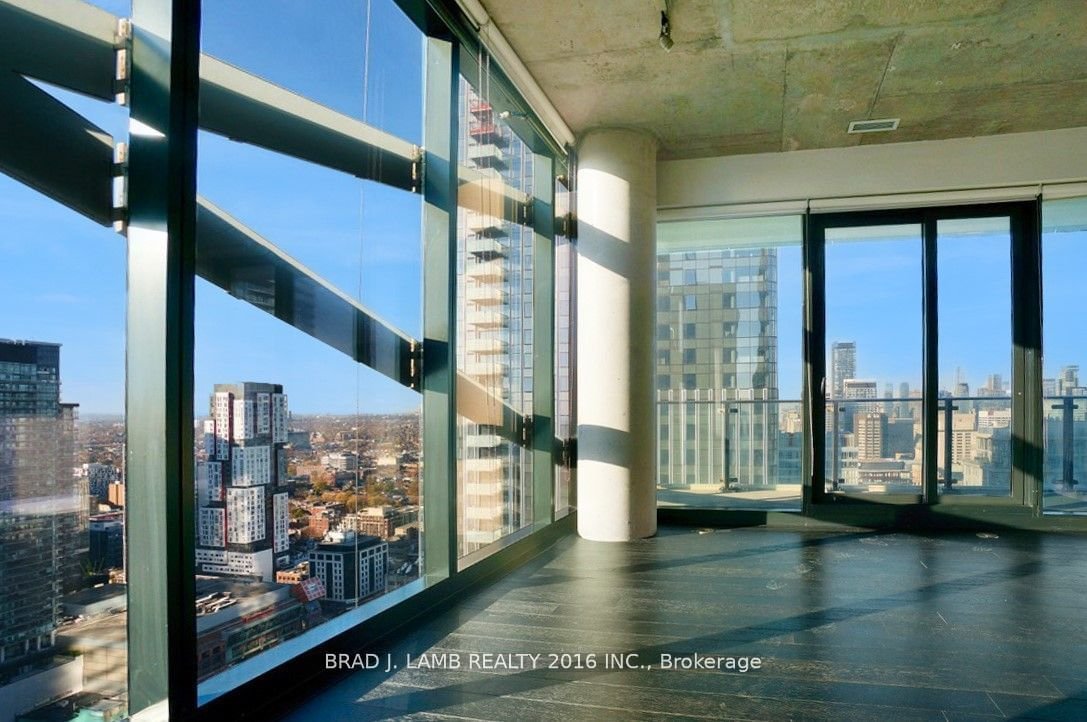 224 King St W, unit 3701 for rent - image #7