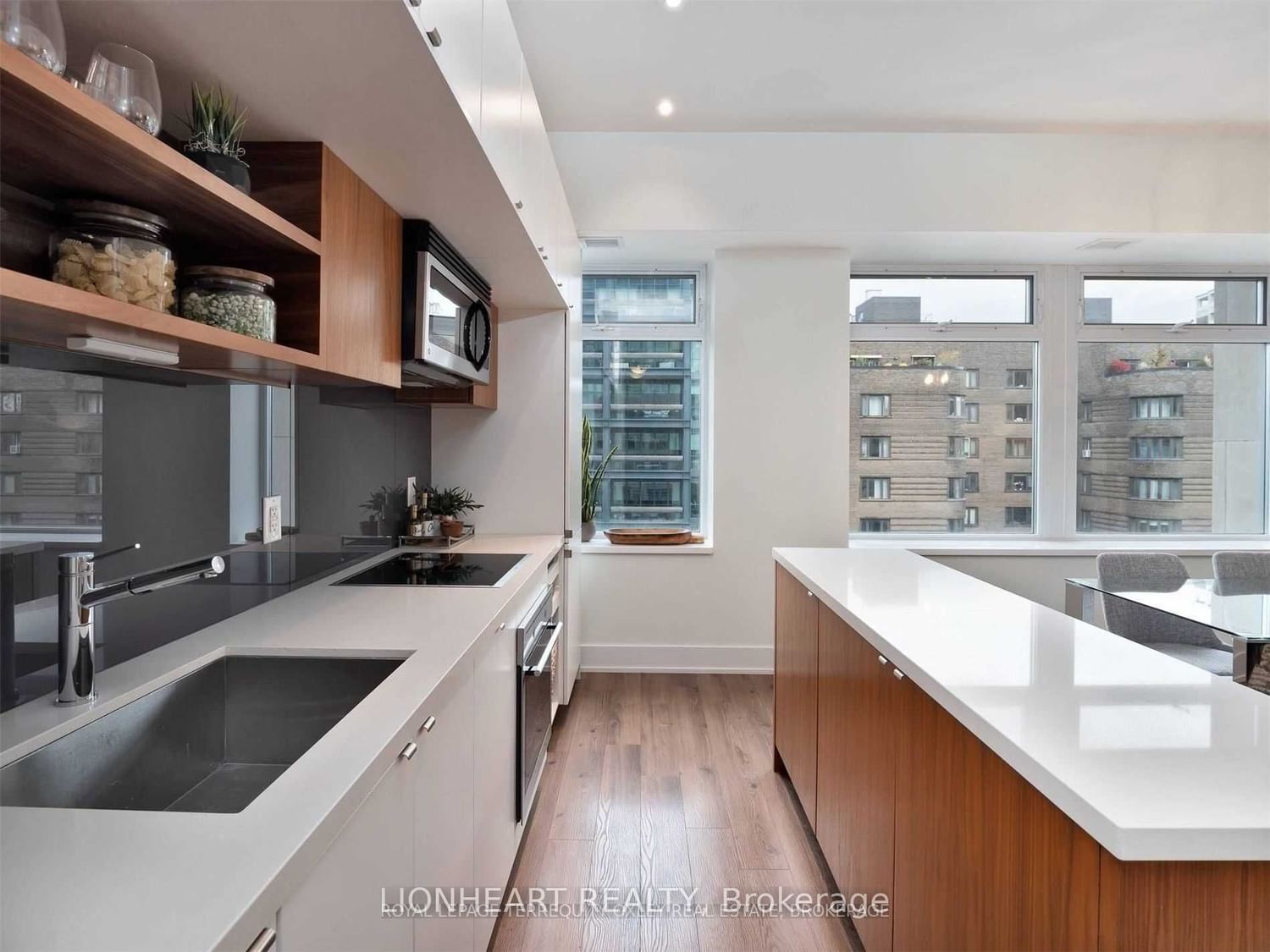 111 St Clair Ave W, unit 605 for sale - image #6