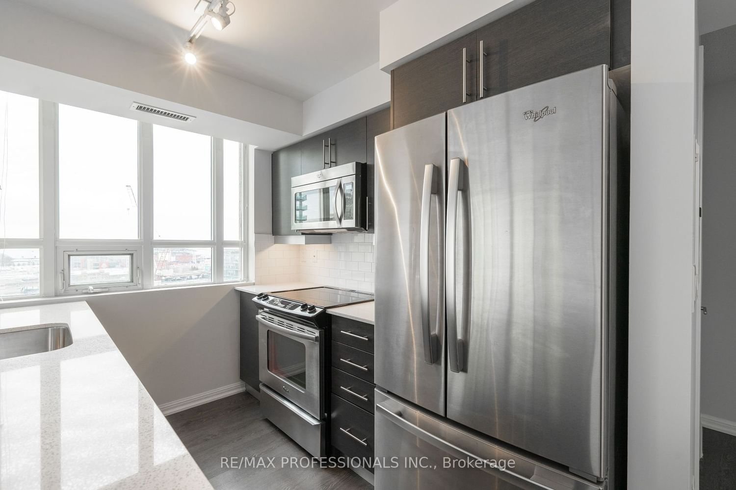 125 Western Battery Rd, unit 1607 for rent - image #6