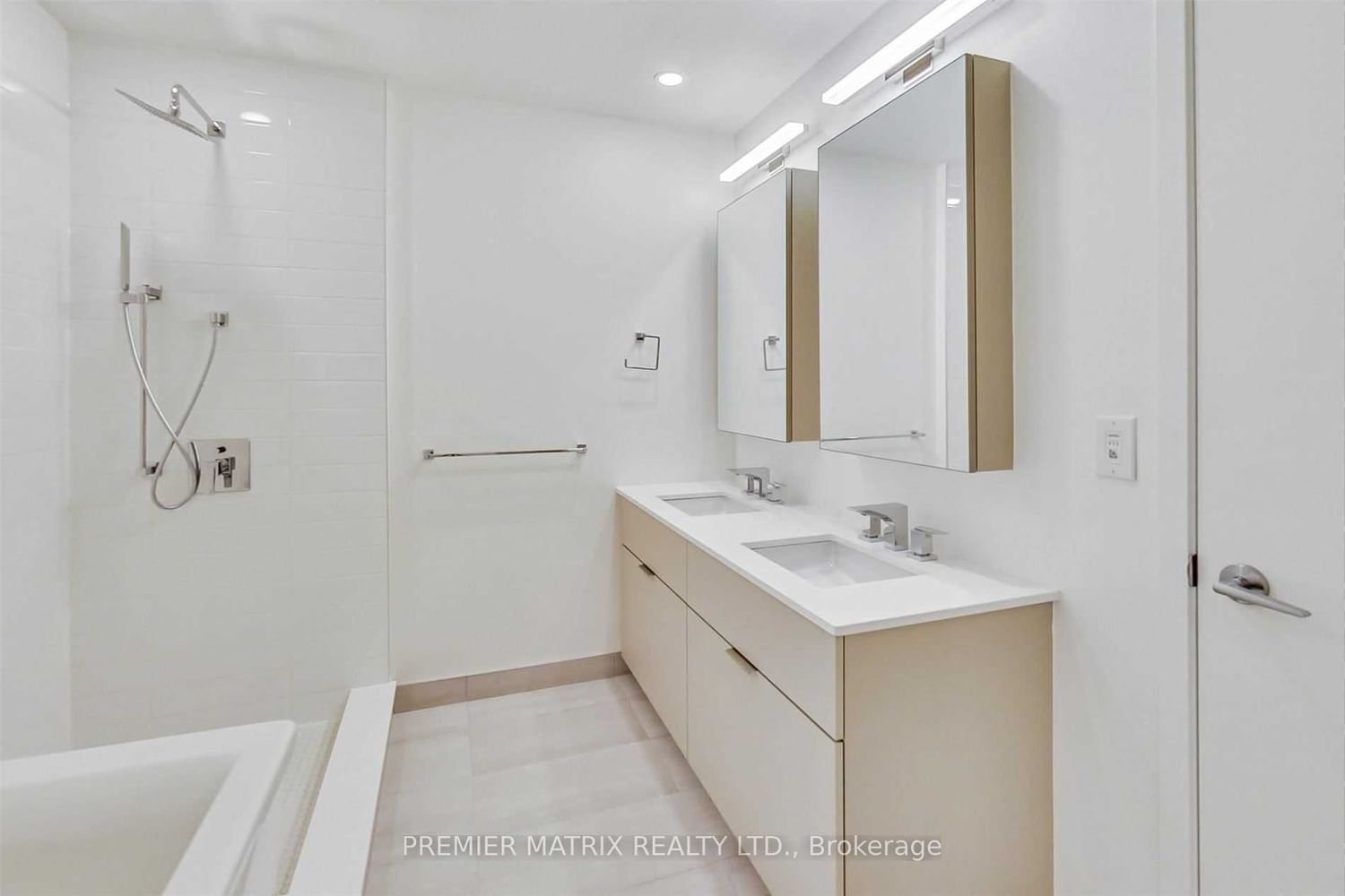 20 Lombard St, unit Ph08 for rent - image #14