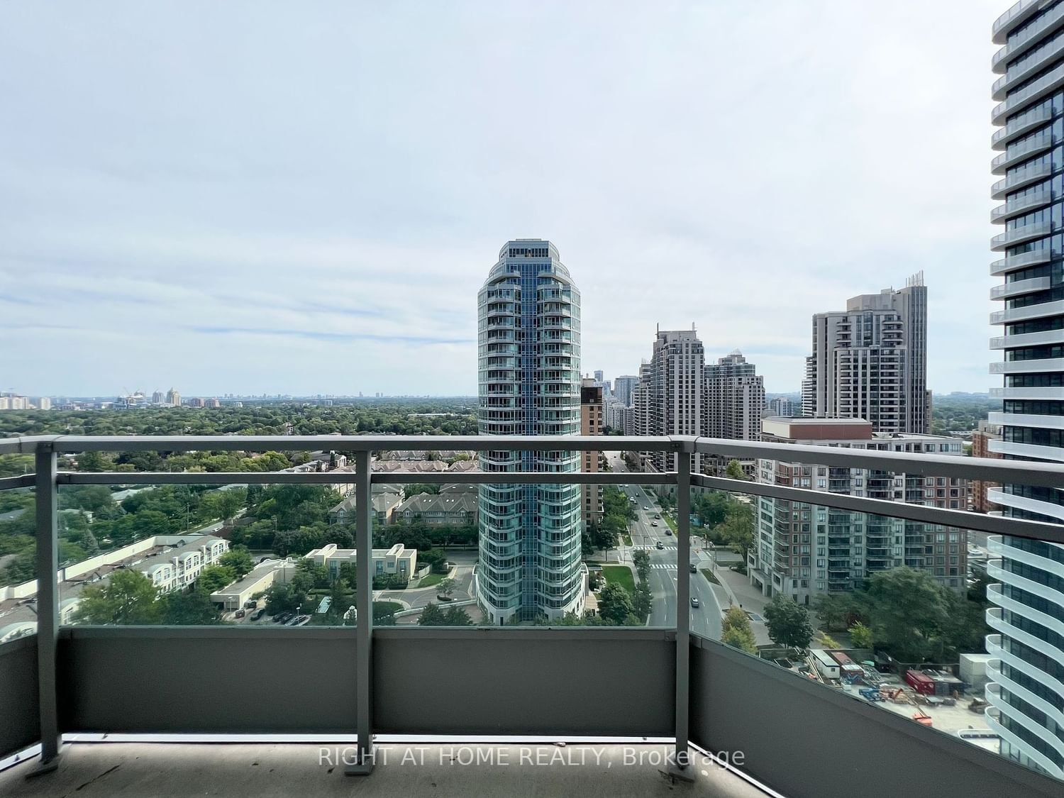 18 Holmes Ave, unit 1803 for rent - image #14
