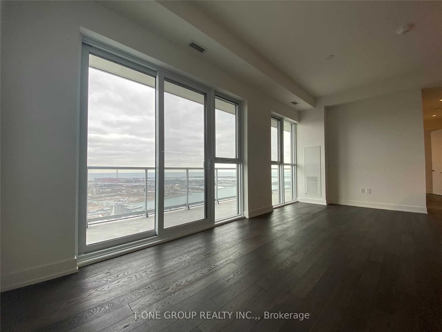 15 Lower Jarvis St, unit 4206 for rent - image #5