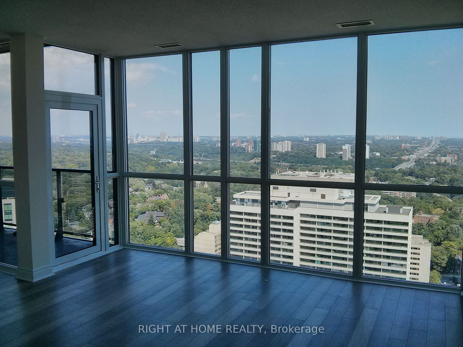 28 Ted Rogers Way, unit 3712 for rent - image #3