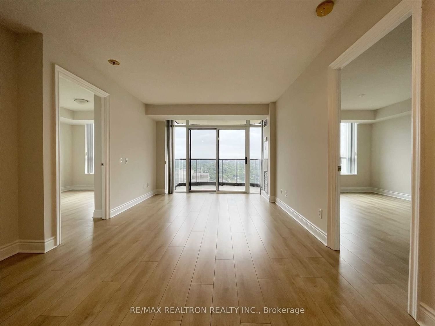 10 Northtown Way, unit 2708 for rent - image #3
