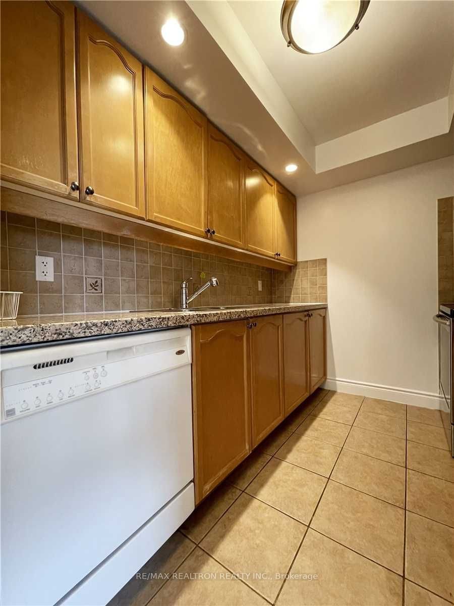 10 Northtown Way, unit 2708 for rent - image #4