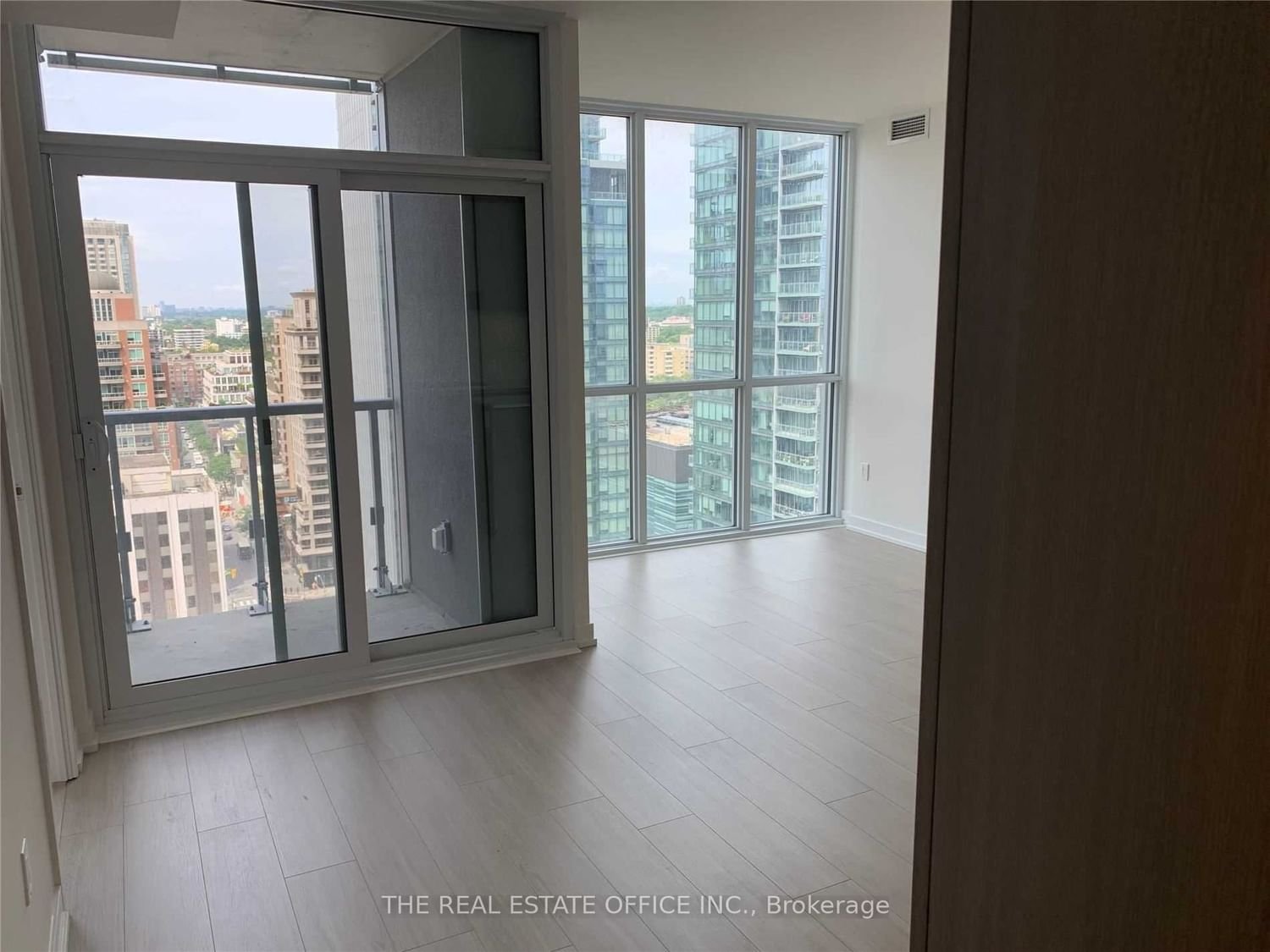 1 Yorkville Ave, unit 1705 for rent - image #4