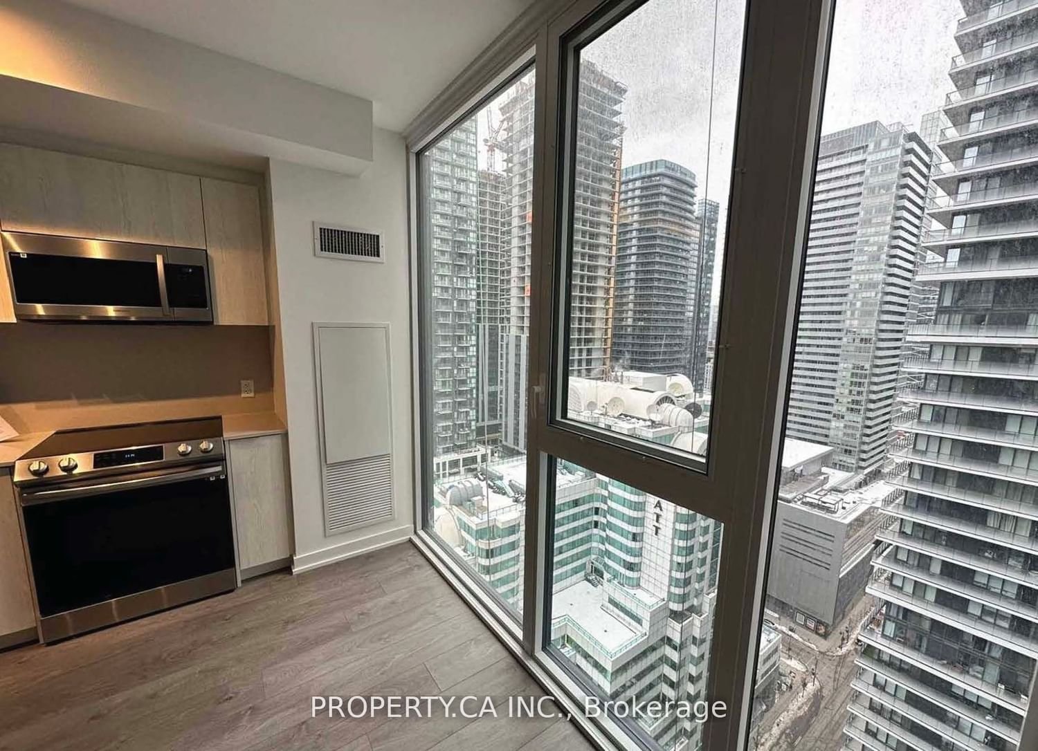 357 King St W, unit 2404 for rent - image #6