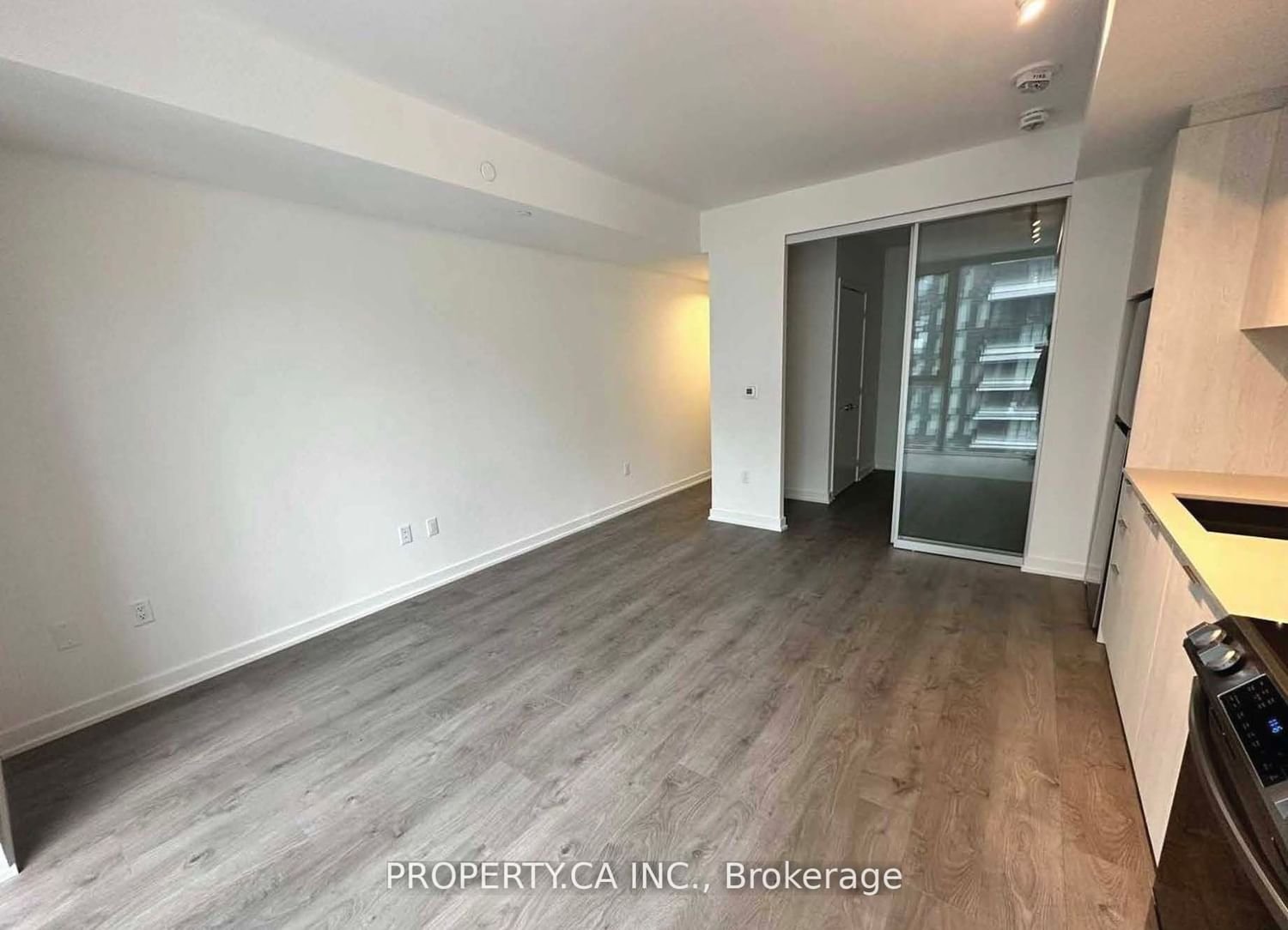 357 King St W, unit 2404 for rent - image #7