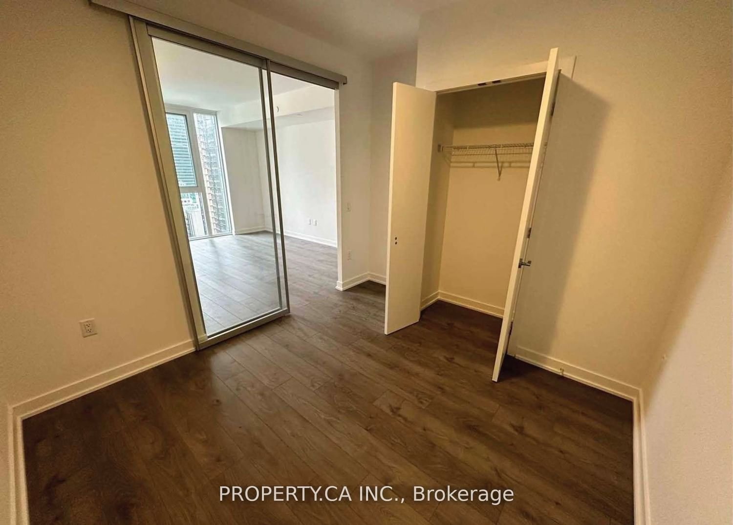 357 King St W, unit 2404 for rent - image #9