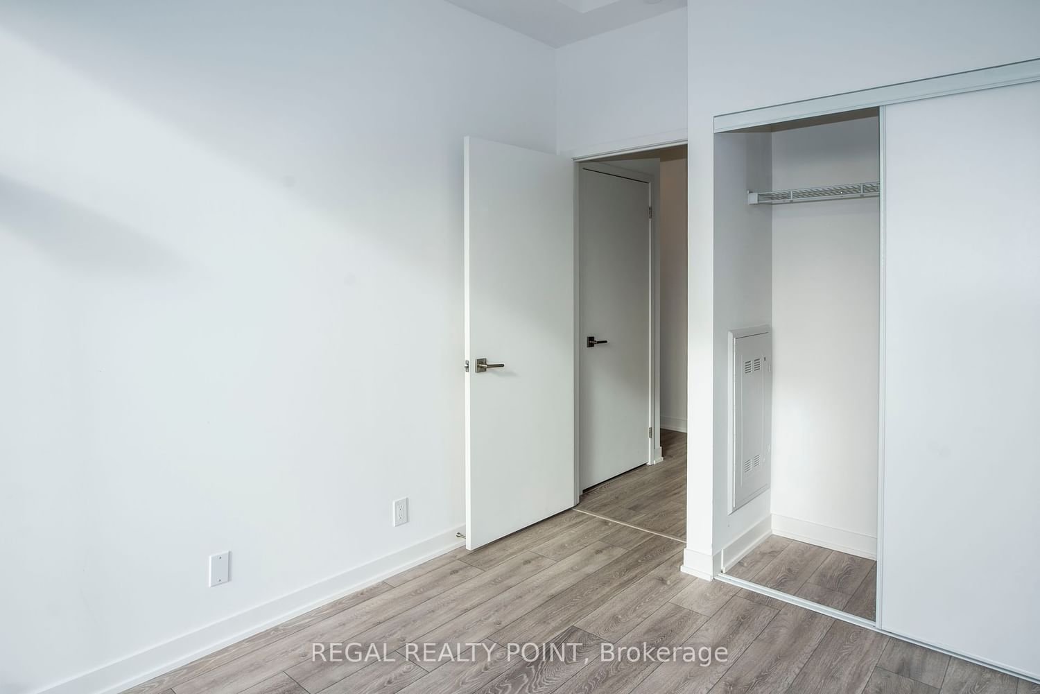 15 Holmes Ave, unit 3102 for rent - image #4
