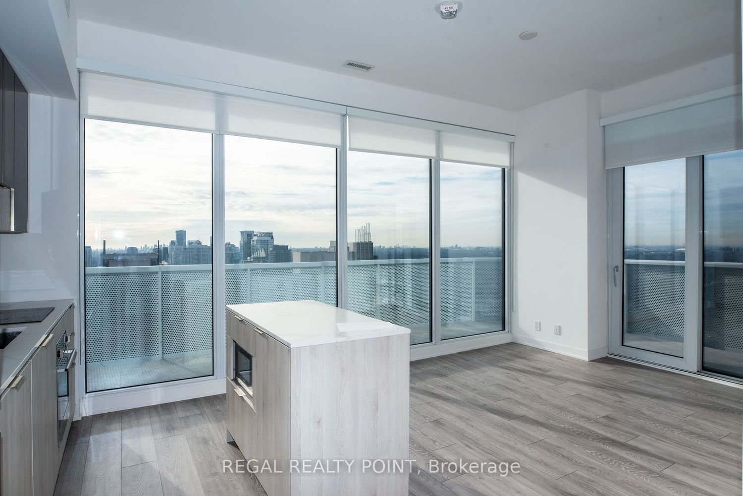 15 Holmes Ave, unit 3102 for rent - image #8