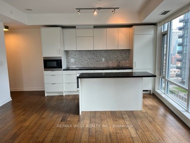 21 Widmer St, unit 1209 for rent - image #5