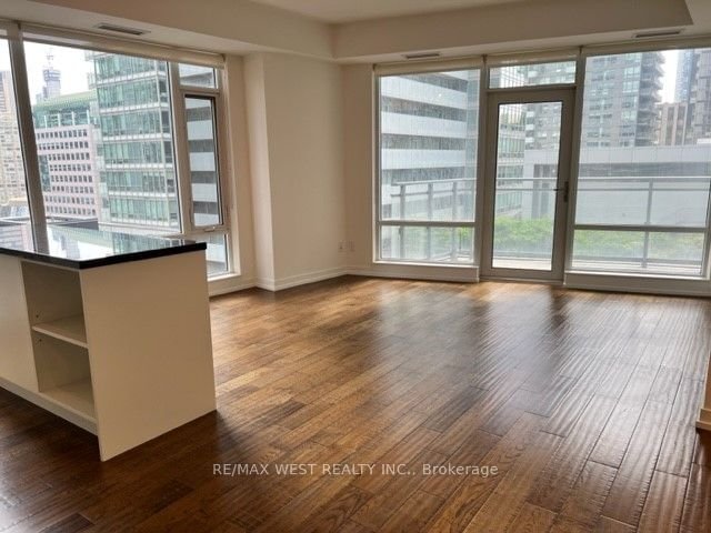 21 Widmer St, unit 1209 for rent - image #9