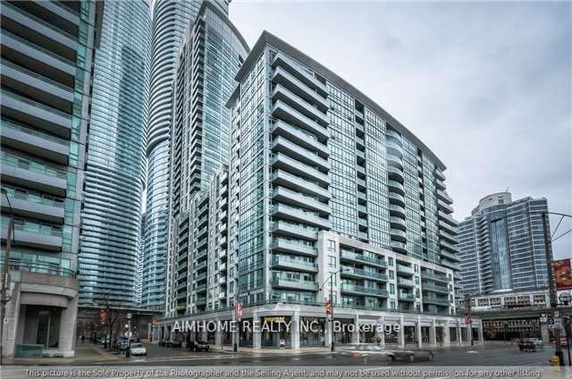 25 Lower Simcoe St, unit 327 for rent - image #3