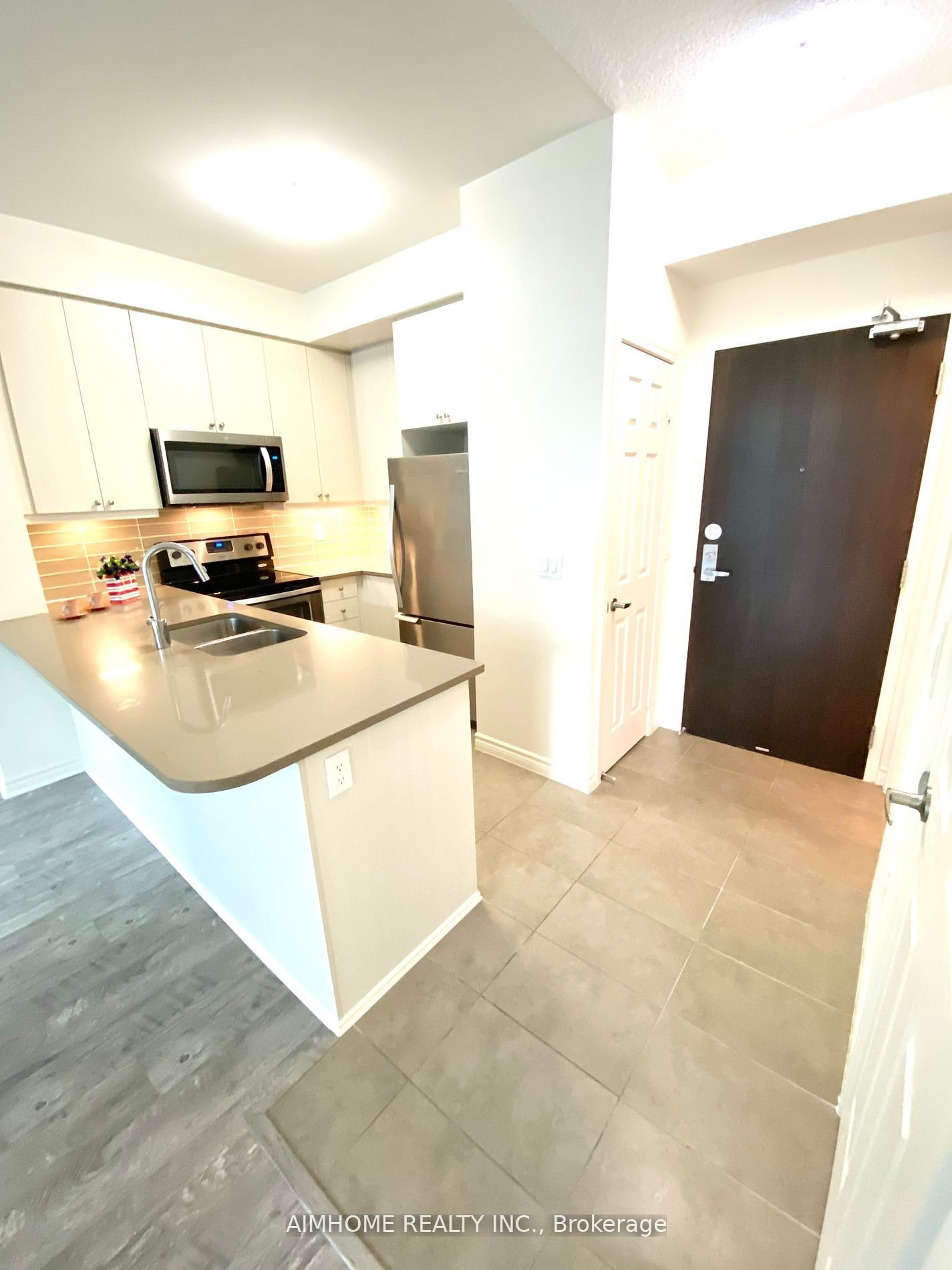 25 Lower Simcoe St, unit 327 for rent - image #6
