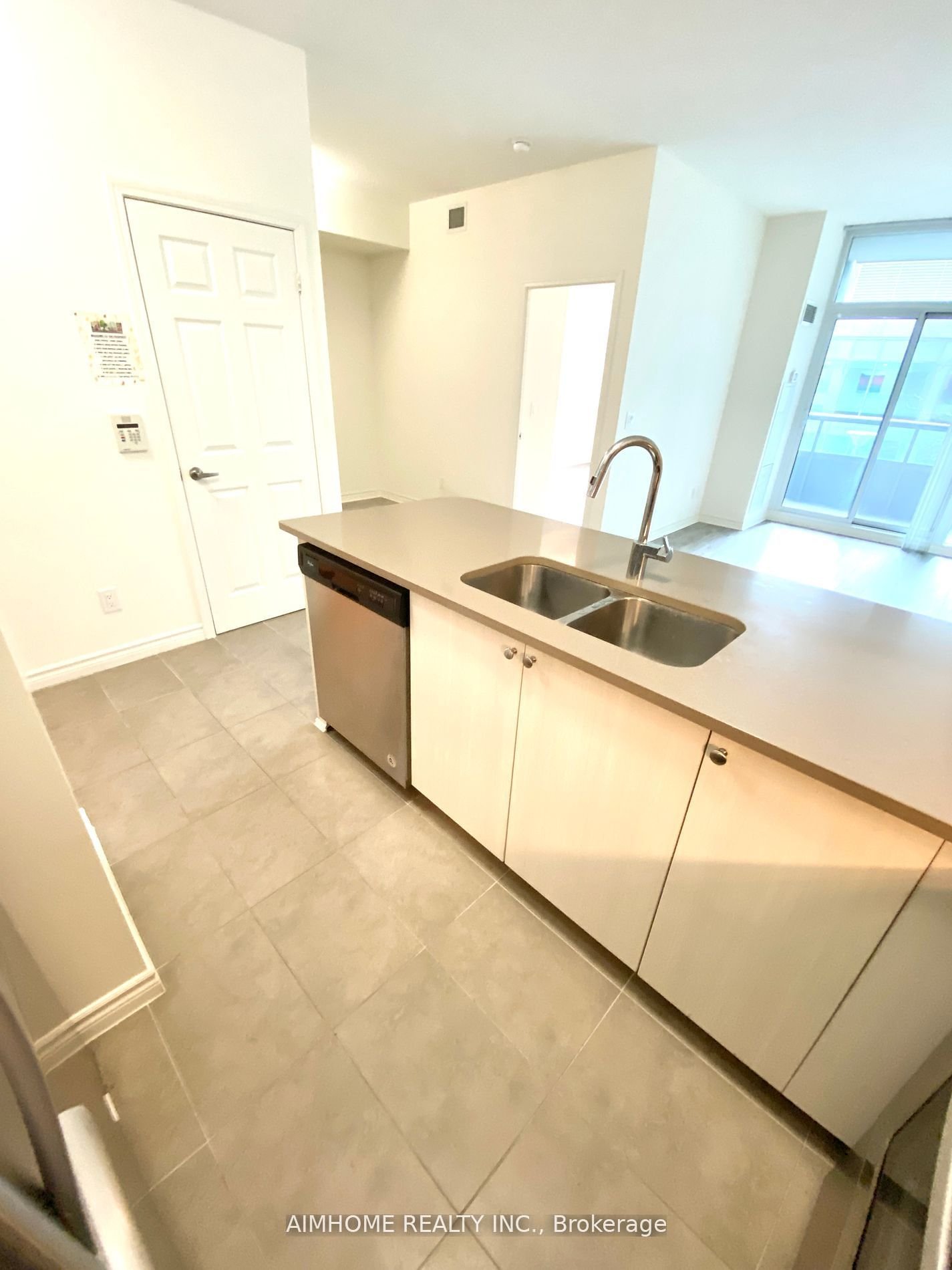 25 Lower Simcoe St, unit 327 for rent - image #7