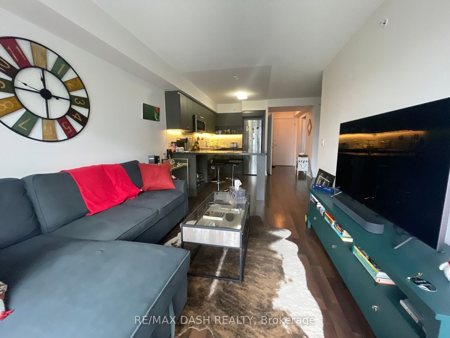 565 Wilson Ave, unit 1007 for rent - image #5