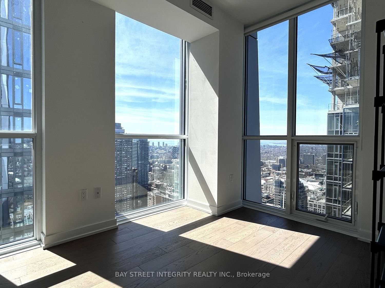 1 Yorkville Ave, unit 4802 for rent - image #2