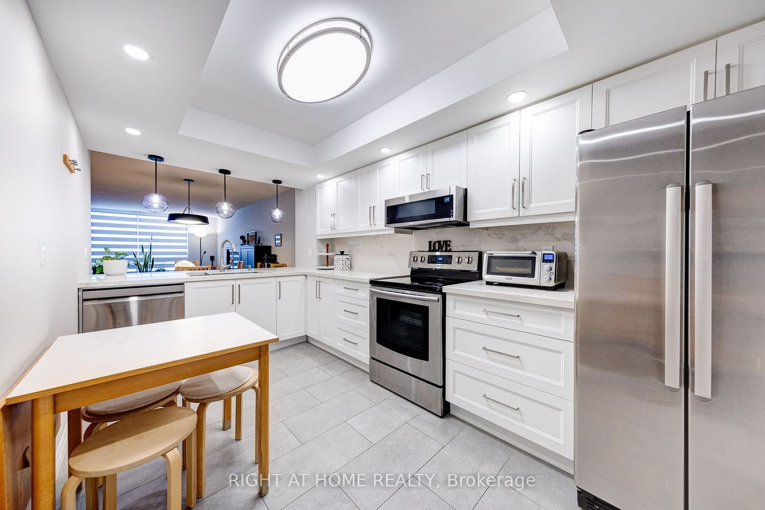 5 Kenneth Ave S, unit 706 for sale - image #3