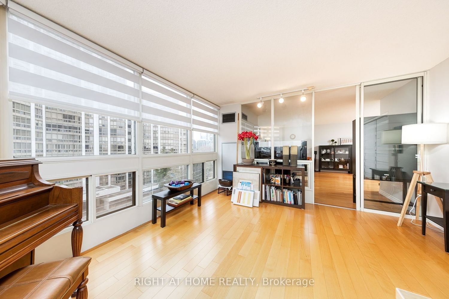 5 Kenneth Ave S, unit 706 for sale - image #4